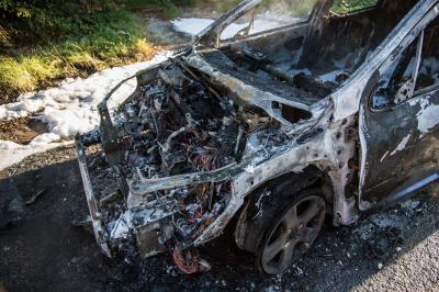 Oppenweiler: Fahrzeug brennt auf der B14 aus - Teilweise Sperrung der B14